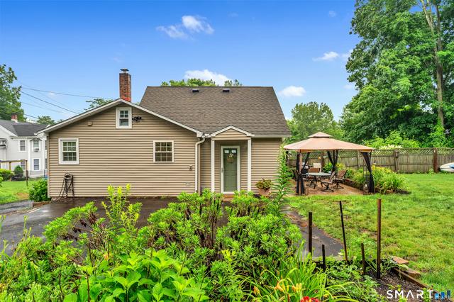 4 Grove Rd, Portland, CT 06480