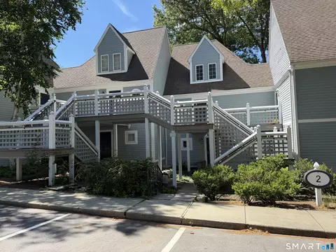 213 Old Pond Ln #213, Norwich, CT 06360