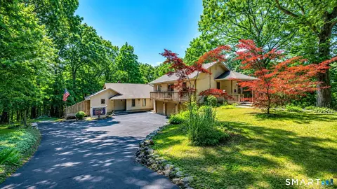 42 Cedar Ln, Oxford, CT 06478