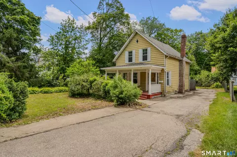 88 Roosevelt Ave, Norwich, CT 06360