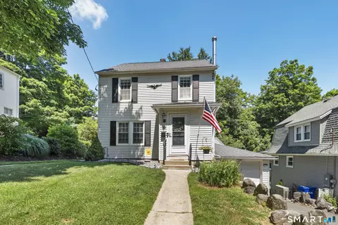 13 Roberts Ave, Watertown, CT 06795