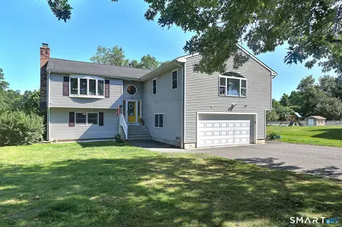 55 Londonderry Ln, Milford, CT 06460