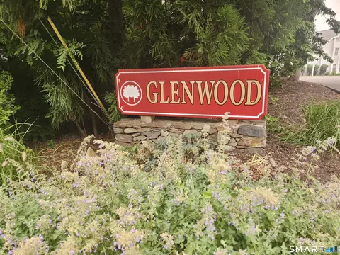 26 Greenview Ln #26, Milford, CT 06461