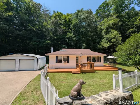 59 Hinckley St, Norwich, CT 06360