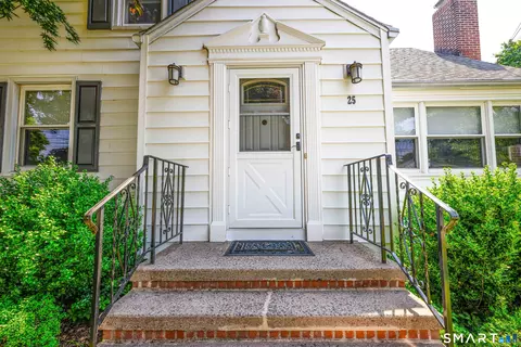 Exterior - 25 Wright Ln, Hamden, CT 06517 photo 2 of 7