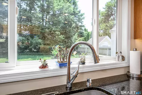 Kitchen - 25 Wright Ln, Hamden, CT 06517 photo 2 of 4