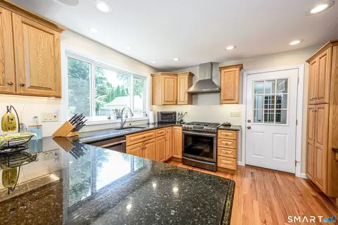 Kitchen - 25 Wright Ln, Hamden, CT 06517 photo 1 of 4