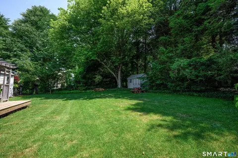 Exterior - 25 Wright Ln, Hamden, CT 06517 photo 5 of 7
