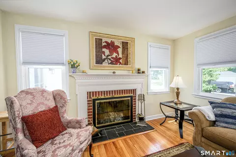 Living - 25 Wright Ln, Hamden, CT 06517 photo 2 of 2