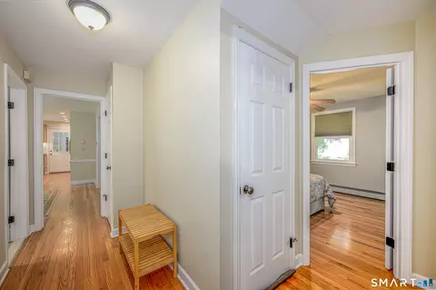 Entry Way - 25 Wright Ln, Hamden, CT 06517 photo 4 of 5