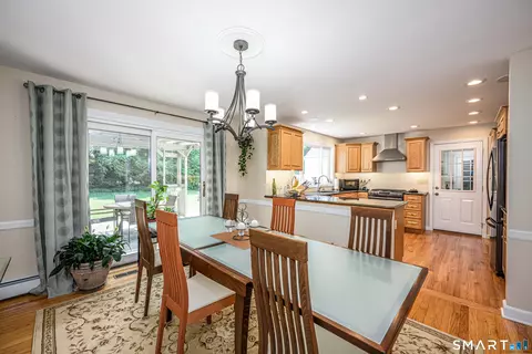 Dining - 25 Wright Ln, Hamden, CT 06517 photo 2 of 2