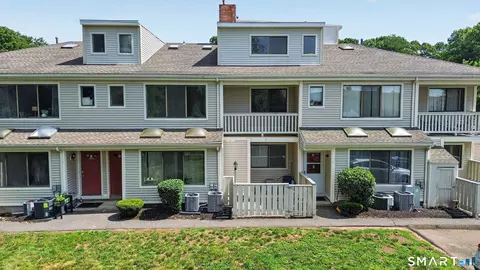 471 Whalley Ave #D, New Haven, CT 06511