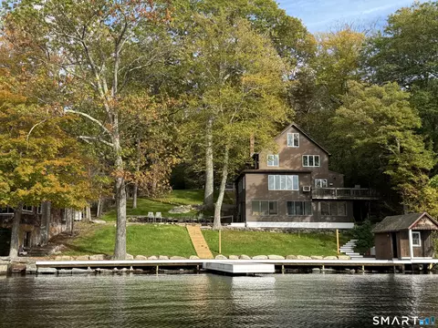 752 Lake Dr, Winchester, CT 06098