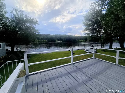 12 Loyola Rd Ext, Woodstock, CT 06281