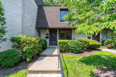 247 Hamilton Ave #6, Stamford, CT 06902
