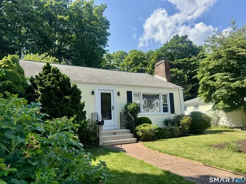 48 Home Pl, Branford, CT 06405
