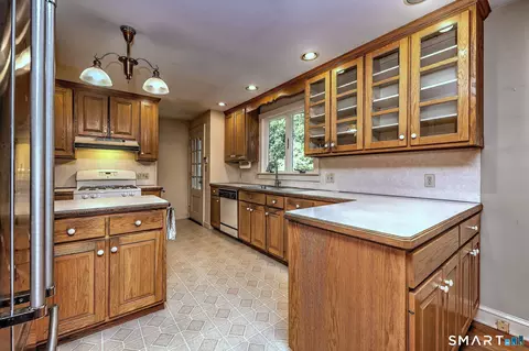 Kitchen - 692 Elm St, Monroe, CT 06468 photo 2 of 3
