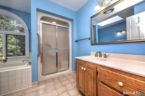 Bath - 692 Elm St, Monroe, CT 06468 photo 1 of 3
