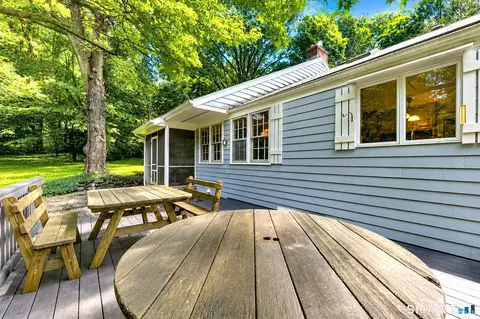 Exterior - 692 Elm St, Monroe, CT 06468 photo 3 of 4