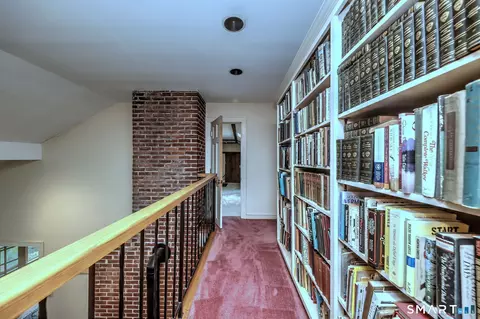 Entry Way - 692 Elm St, Monroe, CT 06468 photo 2 of 2