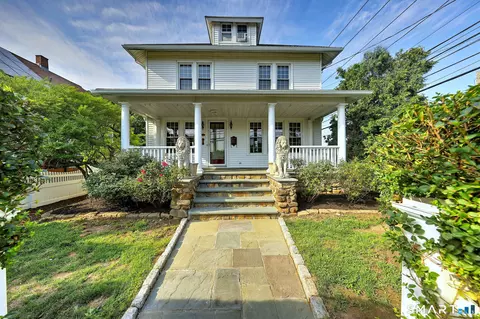 153 Chapel St, Milford, CT 06460