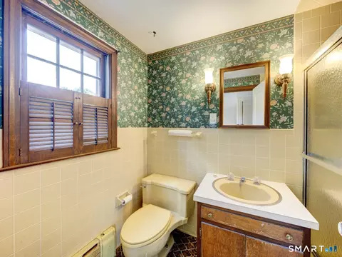 Bath - 257 Walnut St, Willimantic, CT 06226 photo 1 of 1
