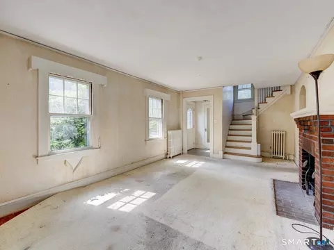 Living - 257 Walnut St, Willimantic, CT 06226 photo 3 of 4