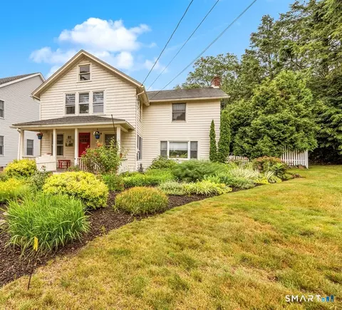 81 Grove St, Plantsville, CT 06479