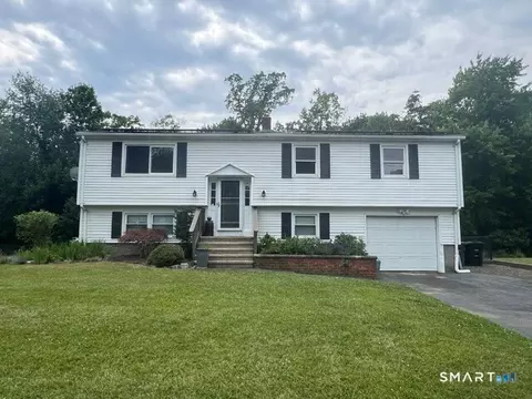 19 Lance Ln, Milford, CT 06460