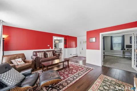 Living - 45 N B North Main St # -A, Windsor Locks, CT 06096 photo 2 of 6