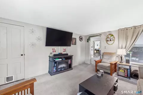 Living - 45 N B North Main St # -A, Windsor Locks, CT 06096 photo 5 of 6