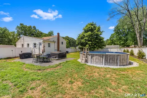 Exterior - 342 S Elm St, Windsor Locks, CT 06096 photo 3 of 6