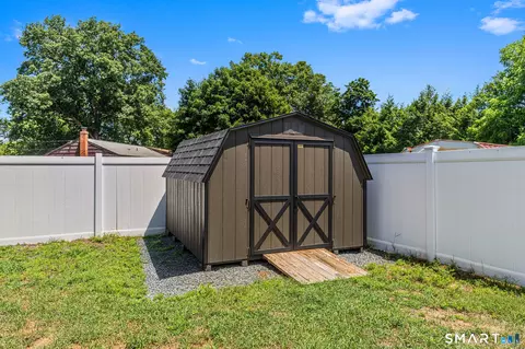 Exterior - 342 S Elm St, Windsor Locks, CT 06096 photo 5 of 6