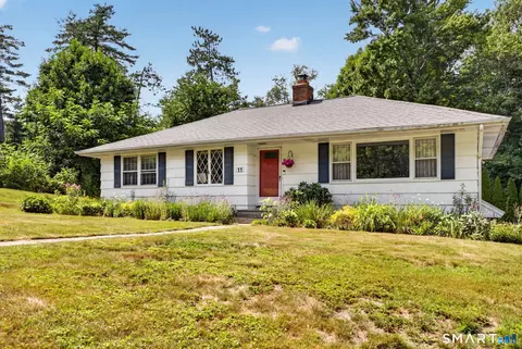 11 Sealand Dr, Newtown, CT 06470