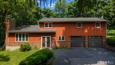 120 Soundview Ave, Shelton, CT 06484