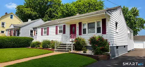 35 Lorraine Rd, Wethersfield, CT 06109
