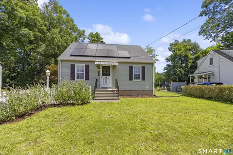 140 Garfield Rd, Bristol, CT 06010
