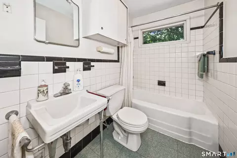 Bath - 339 Spring Hill Rd, Monroe, CT 06468 photo 1 of 2