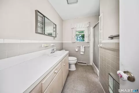 Bath - 339 Spring Hill Rd, Monroe, CT 06468 photo 2 of 2