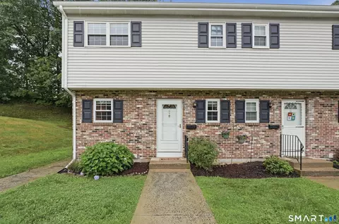 9 Carter Hts #9, Plantsville, CT 06479