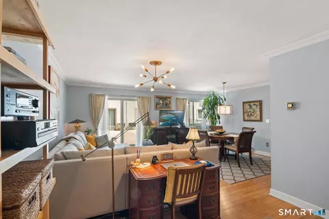 34 Crescent St #1D, Stamford, CT 06902