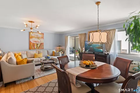 34 Crescent St #1D, Stamford, CT 06902