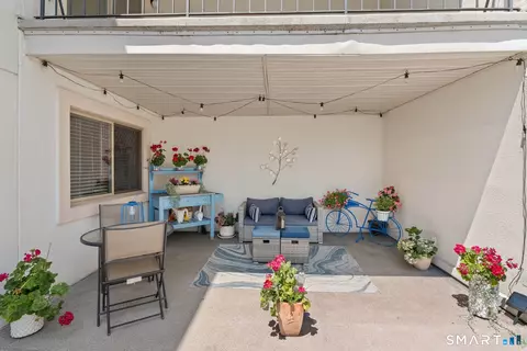 34 Crescent St #1D, Stamford, CT 06902
