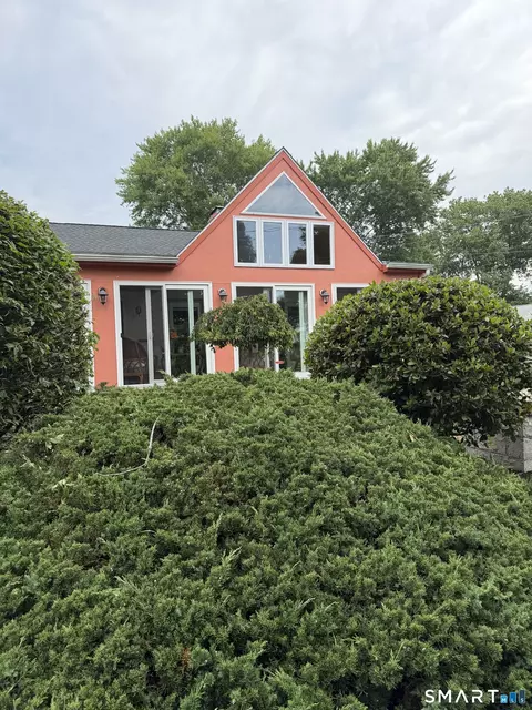 34 Quotonset Ln, Westbrook, CT 06498