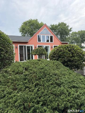 34 Quotonset Ln, Westbrook, CT 06498