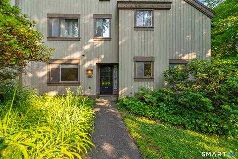 147 Heritage Vlg #A, Southbury, CT 06488