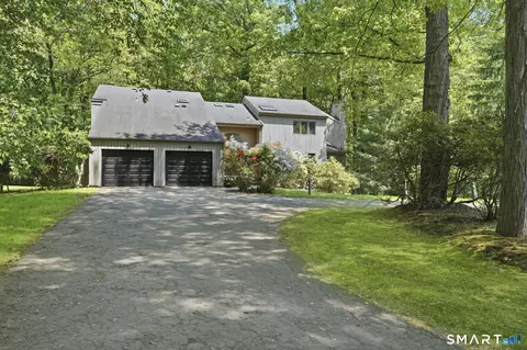 57 Grouse Ln, Woodbridge, CT 06525