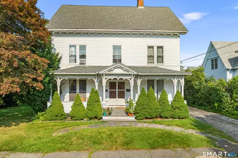 52 Oneco St, Norwich, CT 06360