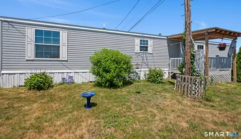 15 Pine St, East Windsor, CT 06088