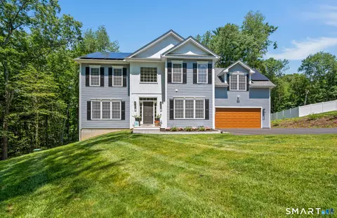 17 Pecausett Trl, East Hampton, CT 06424